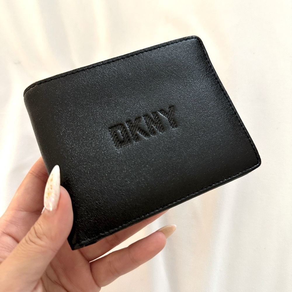 New DKNY Bifold Black Leather wallet